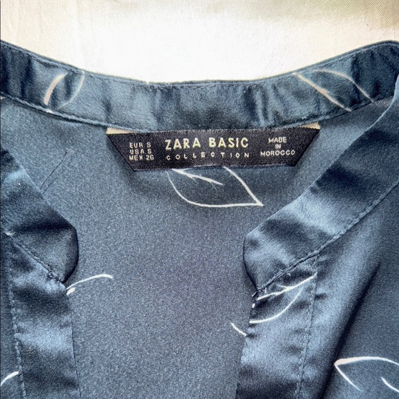 Zara Basic Collection Blue Satin Long Sleeve Leaf Print Blouse Button Cuffs Sz S - Picture 6 of 9